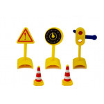 Čerpacia stanica s autíčkom a dopravnými značkami